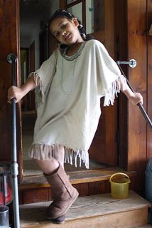 T-Shirt Costumes: Pocahontas - Colonial Days Celebration Diy Native American Outfit For Kids, Diy Native American Outfit, Indian Girl Costumes, Indian Halloween Costumes, Diy Girls Costumes, Native American Halloween Costume, Sibling Halloween Costumes, American Indian Girl, Native American Dress