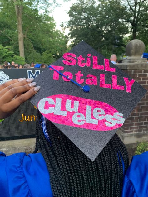 Clueless Leavers Shirt, Graduation Cap Designs Clueless, Clueless Grad Cap, Clueless Graduation Cap, Movie Clueless, Quotes For Graduation Caps, Senior Year Diy, Leavers Shirt, Flower Graduation Cap