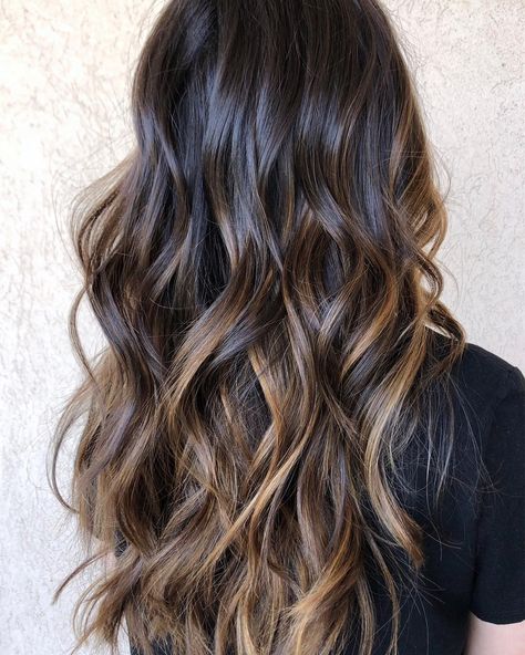 Belage Hair, Hair Balayage Brown, Sunkissed Hair Brunette, Brunette Hair Cuts, Medium Length Hair With Bangs, Balayage Hair Caramel, Balayage Brown, Cute Hair Colors, Brunette Balayage