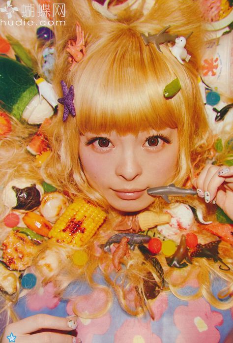 Zipper Magazine, Kyary Pamyu Pamyu, Universal Studios Japan, Neon Aesthetic, Aesthetic Images, Art Block, Art Reference Photos, Book Design, New Art