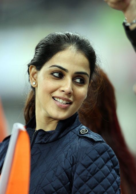 Genelia D'souza HD Photos & Wallpapers Free Download - HD Photos Genelia Dsouza Cute, Genelia Dsouza, Genelia D'souza, Hindi Actress, Bollywood Celebrities, Film Stills, Wallpaper Pc, India Beauty, Hd Photos