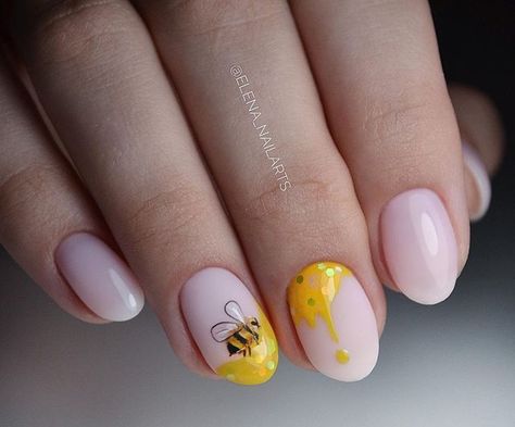 Bee Themed Nails, Bee Nail Designs, Bumble Bee Nails, Bee Nails, Square Nail Designs, Bee's Knees, Nail Design Inspiration, Her Nails, Nail Stuff