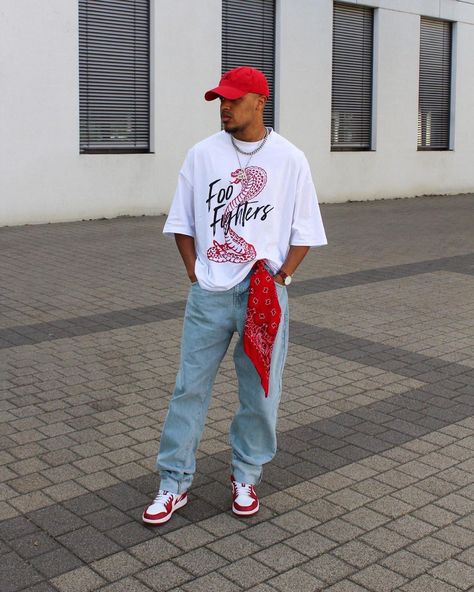 Red Jordan 1 Outfit, Gym Men Clothes, Streetwear Outfit Men, Jordan 1 Outfit, Black Men Fashion Urban, Drippy Outfit, Trendy Boy Outfits, Classy Outfits Men, Mens Casual Outfits Summer