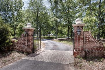 Brick Columns With Lights, Brick Gate Columns, Entrance Columns Driveway, Brick Driveway Entrance Columns, Brick Gate Pillars, Driveway Columns With Lights, Brick Gate Entrance, Brick Pillars Driveway Entrance, Brick Columns Driveway