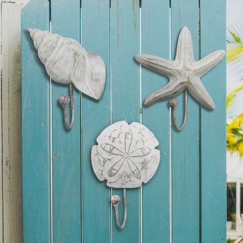 Coastal Decorating Ideas, Nautical Cottage, Living Room Rug Placement, Bathroom Towel Hooks, Hooks Bathroom, Beach Bathroom Decor, Decorative Wall Hooks, Canal House, Coastal Bathrooms