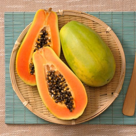 Healthiest Fruits, Food During Pregnancy, Fruit Hacks, Papaya Recipes, Ripe Papaya, Fantasy Food, Papaya Fruit, Fruits Photos, Papaya Fruits