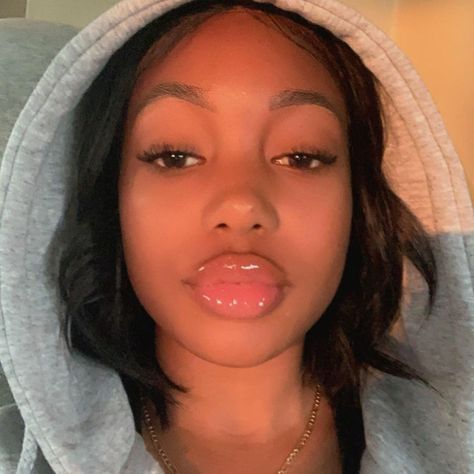 Jawline Black Woman, Slim Face Subliminal, Small Nose Black Women, Button Nose Black Women, Lip Filler Black Women, Subliminal Pictures, Fluffy Lips, Cheek Dimples, Bratz Lips