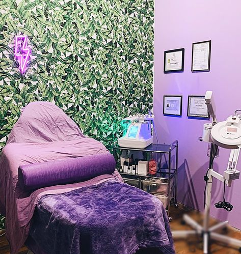 Esthetician Room Purple, Esthetician Room Decor Purple, Pink And Green Esthetician Room, Purple Esthetician Room, Esthetician Notes, Lash Rooms, Lash Room Ideas, Dream Spa, Dreams Spa