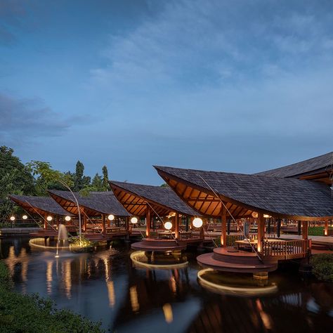 Talaga Sampireun Bali - #iDArchitecture #iDRestaurant As the latest addition to the chain and the first location outside Java, Talaga Sampireun Bali diverges from the standard design of individual series ‘saung.’ In Bali, the design creates a storyline where customers can imagine a rural Indonesian village next to a body of water. With this slightly different concept compared to its sister restaurants in Java, the Bali chain aims to offer a more integrated dining experience. “Upon arriving... Balinese Restaurant, Indonesian Village, Accessible House, Traditional Japanese Home, Lopez Island, Renovation Architecture, Facade Panel, Mix Use Building, Building Renovation