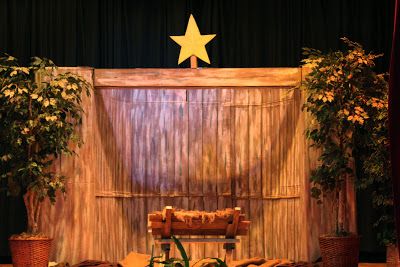 Christmas Diy Backdrop Ideas, Nativity Props, Christmas Skits, Church Christmas Party, Ward Christmas Party, Bethlehem Christmas, Church Christmas Decorations, Christmas Manger, Christmas Stage