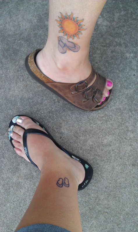 Flip Flops Tattoo, Flip Flop Tattoo Ideas, Flip Flop Tattoos For Women, Tattoo Daughter, Henna For Boys, Flip Flop Tattoo, Southside Tattoo, Beach Tattoos, Mom Daughter Tattoos