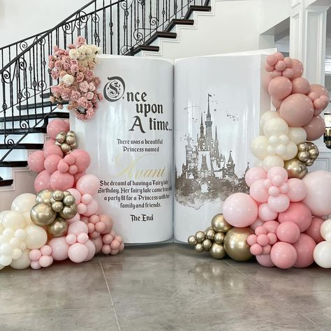 Disney Princess Bridal Shower Ideas, Princess Balloon Decorations, Disney Princess Backdrop, Castle Balloons, Disney Princess Decorations, Birthday Themes For Girls, First Birthday Theme, Princess First Birthday, Princess Birthday Party Decorations