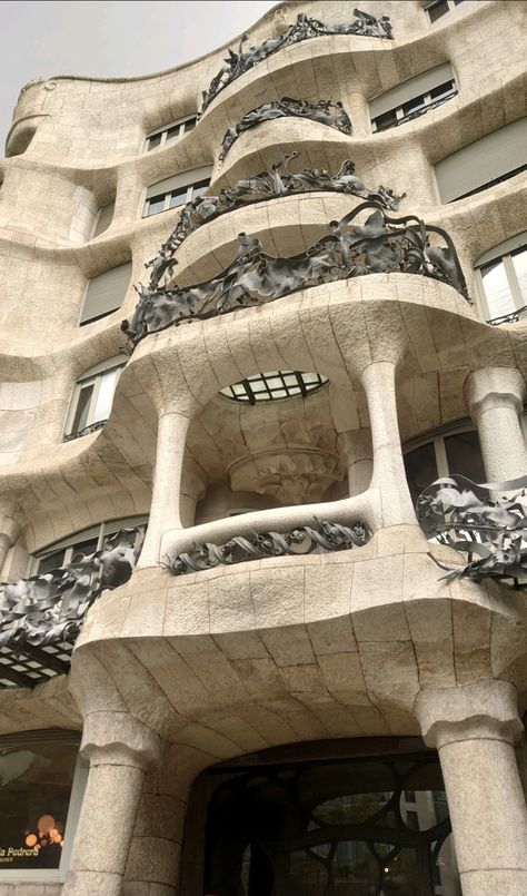 Casa Mila in Barcelona. Follow me on Instagram at ___Gwendo__ for more travel inspiration. Gaudi House Barcelona, Casa Mila Barcelona, Gaudi Mosaic, Antoni Gaudí I Cornet, Gaudi Buildings, Casa Mila, Gaudi Architecture, Nouveau Architecture, La Pedrera