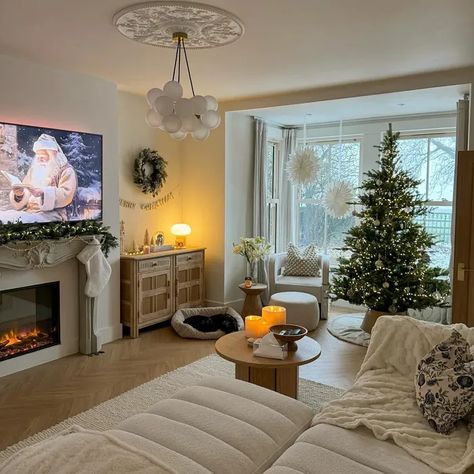 Dulux Timeless modern living room interior Appartment Decor Ideas, Dulux Timeless, Cozy Living Room Furniture, Lounge Room Styling, Modern Living Room Interior, Cosy Christmas, Diy Christmas Decorations, Christmas Decorations For The Home, Beautiful Living Rooms