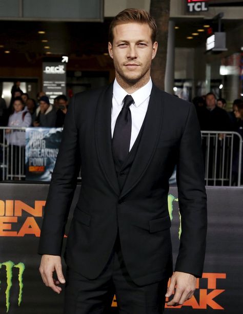 Luke Bracey Hacksaw Ridge, Luke Bracey, Hollywood Premiere, Man Crush Monday, Perfect People, Channing Tatum, Famous Men, Hello Gorgeous, Most Beautiful Man