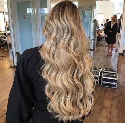 Long Hairstyle Inspiration: 50+ Free Trendy Ideas for Women Blonde Hair Tips, Different Hair Lengths, Hair Tips And Tricks, Champagne Blonde Hair, Perfect Blonde Hair, Haircuts For Long Hair With Layers, Perfect Blonde, Hair Color Streaks, Dyed Blonde Hair