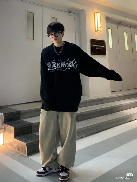 Korean Dance Practice Outfit Men, Dance Practice Outfits Male, Dance Practice Outfits Men, Chinese Street Style Men, Chinese Street Fashion Men, Outfit Ideas Men Korean, Baggy Clothes Outfit Men, Chinese Fashion Men, Baggy Outfits Men