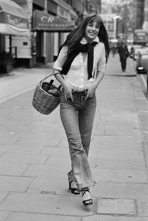 Style Jane Birkin, Jane Birken, French Style Icons, Jane Birkin Style, Estilo Hippy, Serge Gainsbourg, Lou Doillon, Vanessa Paradis, French Girl Style