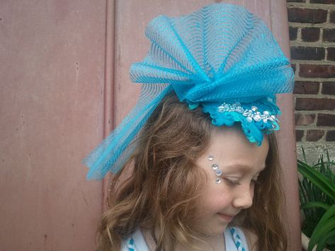 Headpiece idea for Aquamarine Fish Headpiece, Finding Nemo Costume Diy, Costume Headpieces, Head Peices, Seahorse Costume, Under The Sea Costumes, Finding Nemo Costume, The Little Mermaid Musical, Nemo Costume