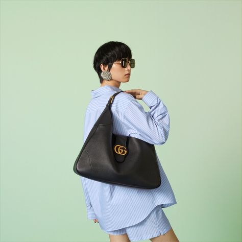 Shop the Aphrodite large shoulder bag in black at GUCCI.COM. Enjoy Free Shipping and Complimentary Gift Wrapping. Gucci Aphrodite Bag, Gucci Bag Outfit, Hobo Bags For Women, Slouchy Hobo Bag, Large Hobo Bag, Bag Outfit, Bags Gucci, Italy Print, Hobo Bags