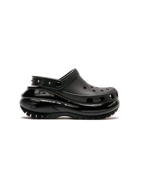 👟 Model Name: CROCS MEGA CRUSH CLOG 📏 Sizes: EU 36-42 🌟 New Price: €69 💥 Old Price: €79 👉 https://en.afew-store.com/products/crocs-mega-crush-clog-black #sneakers #sale #kicks #shoesaddict #snkrs #fashion #streetwear #afewstore #nike #NB #puma #asics #converse Mega Crush Clog, Crocs Mega Crush, Sneakers Sale, Vegan Sneakers, English Men, Outdoor Boots, New Price, Clarks Originals, Fashion Streetwear