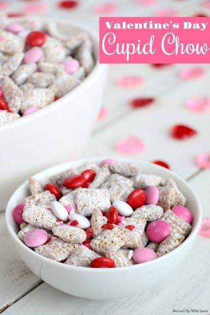 Puppy Chow Recipe Without Peanut Butter, Valentines Day Recipes, Strawberry Chocolate Chip Cookies, Chow Recipe, Muddy Buddies Recipe, Puppy Chow Recipes, Peanut Butter Snacks, Muddy Buddies, Puppy Chow