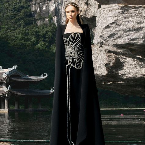 SS275 Elegant Black Luxury Beaded Arabic Evening Dress with Cape Sleeves Long Dubai Women Wedding Party Gowns Black Dress With Cape, Arabic Evening Dress, Evening Dress With Cape, Dress With Cape Sleeves, Yellow Evening Dresses, Dubai Women, Grey Evening Dresses, Champagne Evening Dress, Dress With Cape