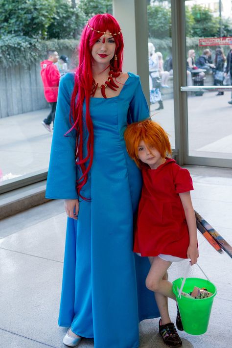 Ponyo and Mom! Granmamare Ponyo Cosplay, Granmamare Ponyo, Ponyo Mother, Ponyo Mom, Ponyo Cosplay, Ponyo Anime, Ghibli Ponyo, Nyc Metro, Awesome Cosplay