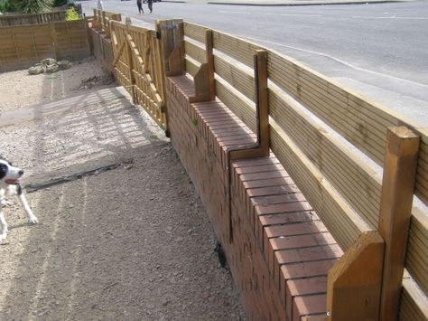 Advise to construct wooden fence on top wall - DIYnot.com - DIY and Home Improvement Wood Pallet Fence, Wooden Gates Driveway, Wood Fence Design, Fence Toppers, Small Fence, Building A Fence, Diy Fence, Front Yard Fence, Patio Wall