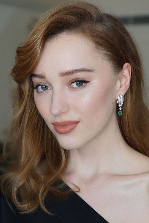 Phoebe Dynevor before the 2021 BAFTA Awards. (Photo: @naokoscintu) Fuller Lips Naturally, Wedding Hairstyles And Makeup, Phoebe Dynevor, Brown Mascara, Bridal Makeup Looks, Bridal Hair And Makeup, Pale Skin, Fair Skin, Priyanka Chopra