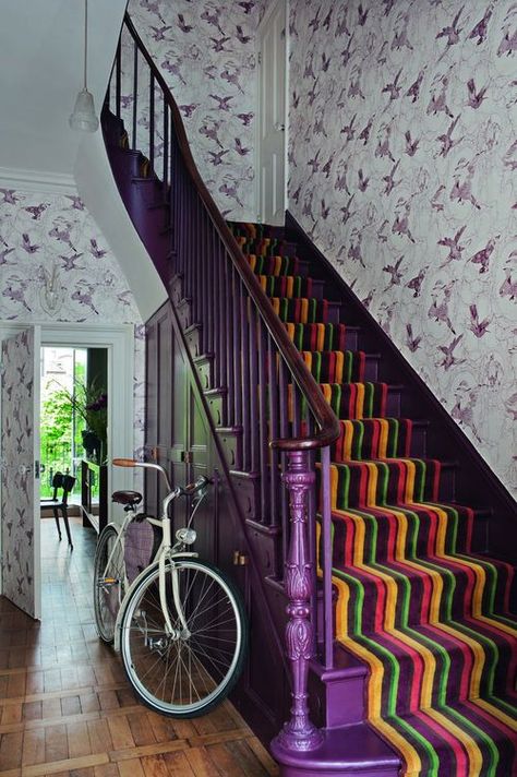 Landing Decor Ideas, Staircase Banister Ideas, Carpet Staircase, Checkered Decor, Painted Staircases, Dark Purple Wallpaper, Entry Stairs, Stairway Design, Victorian Garden