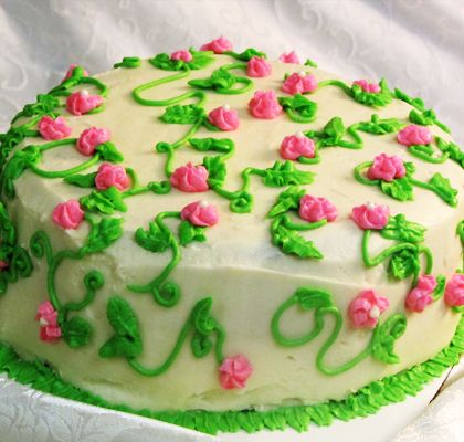 Flower Vine Cake Vine Cake Decoration, Ivy Cake, Vine Cake, Vintage Cakes, Flower Cakes, Flowering Vines, Flower Cake, Cake Decoration, Cakes Cupcakes