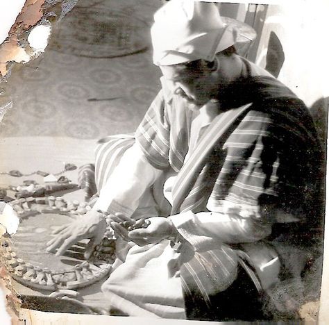 His Roya Highness Oba (King) Ofuntola Oseijeman was initiated to the Ifa priesthood by Oluwa of Ijeun at Abeokuta, Nigeria, in Agust of 1972 European Folklore, Folk Culture, Historical Timeline, Old Photography, Hamburg Germany, Antique Photos, Press Photo, S N, Slovakia