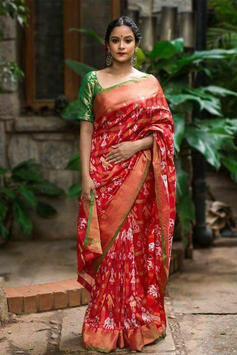 Red Color Saree, Silk Pattu Sarees, Latest Silk Sarees, Patola Sarees, Saree Traditional, Design Saree, Wedding Blouse Designs, Ikkat Pattu Sarees, Patola Saree