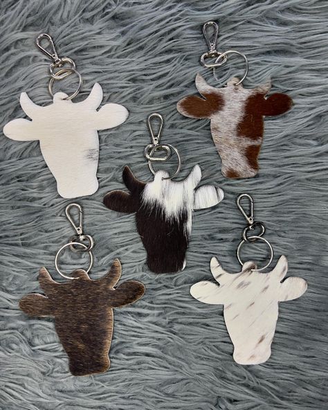 Cow head shape keychain Hair-on Cowhide leather keychain | Real Cow Fur Skin Hair @baalayshop #cowhide #keychains #cow #westernstyle #leather #haironhide Horse Ideas, Leather Key Chain, Horse Things, Cow Head, Hair Cute, Skin Hair, Real Hair, Gifts Under 10, Western Boho