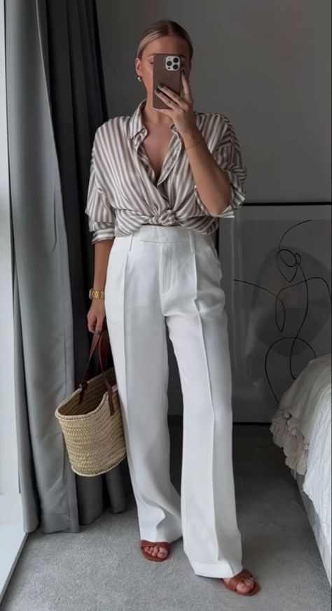 Outfits With White Pants, Mode Ab 50, White Pants Outfit, Stylish Outfits For Women Over 50, Over 60 Fashion, 60 Fashion, Women Over 50, Casual Chic Outfit, Good Evening