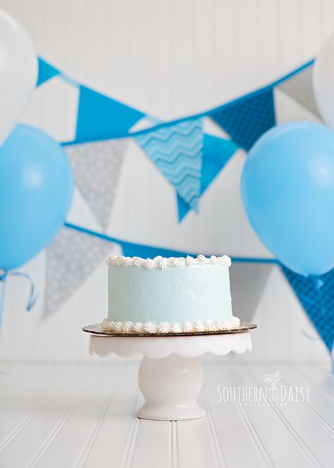 Blue And White Smash Cake, Blue Smash Cake Boy, Blue Smash Cake, White Cake Smash, Gray Cake, Daisy Photography, Smash Photoshoot, Blue Birthday Cakes, Birthday Sheet Cakes