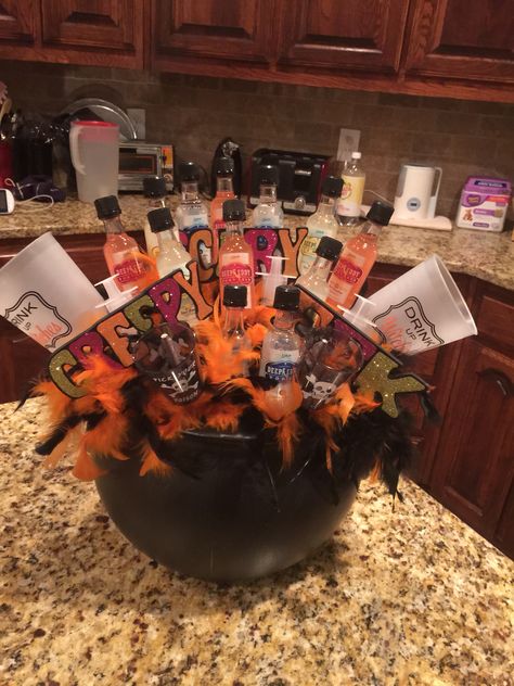 Halloween Booze Basket Ideas, Halloween Liquor Basket, 50th Halloween Birthday Party Ideas, Raffel Baskets, Halloween Baskets For Adults, Spooky Basket For Him, Alcohol Basket, Spooky Basket Ideas, Shrek Halloween