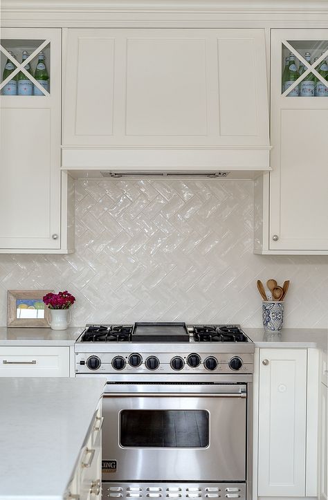 2019 Home Renovation Ideas - Home Bunch Interior Design Ideas Large White Subway Tile Backsplash, Imperfect Subway Tile Backsplash, Textured White Backsplash, White Textured Subway Tile Backsplash, Wavy Subway Tile Backsplash, White Textured Subway Tile, Wavy Subway Tile, Textured Subway Tile Backsplash, White Glass Subway Tile Backsplash