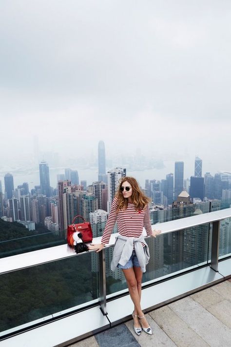 Hongkong Outfit Travel, Hongkong Outfit, Stripy Tops, Chiara Ferragni Style, Hong Kong Fashion, Travel Pose, Disney Photo Ideas, Autumn In New York, The Blonde Salad