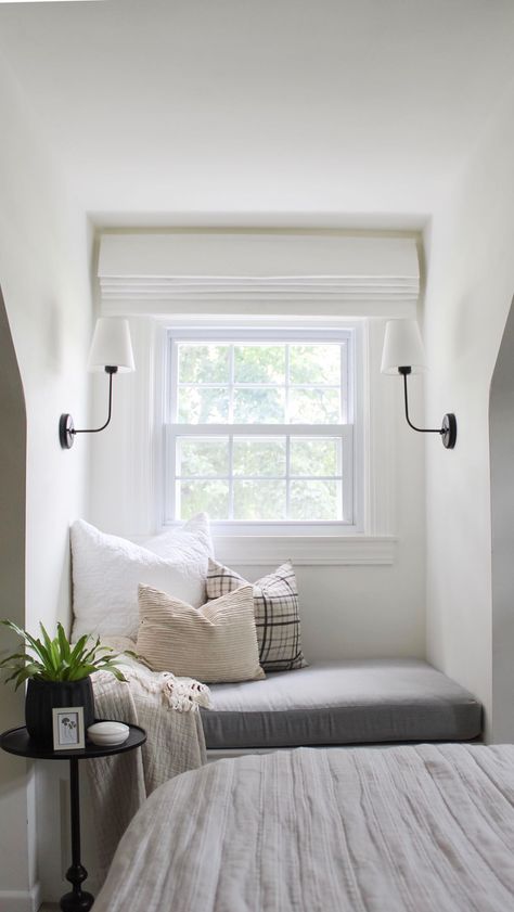 Honing Home | Montana E. (@honinghome) • Instagram photos and videos Window Seat Bedroom, Small Window Seat, Window Seat Nook, Bedroom Window Seat, Cozy Window, Built In Window Seat, Cozy Window Seat, Window Seat Design, Window Nook