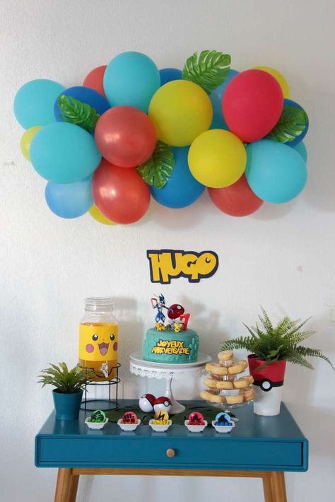 Pokemon Birthday Party Ideas, Birthday Pokemon, Pikachu Party, Pokemon Party Decorations, Pokemon Themed Party, 4de Verjaardag, Pokémon Party, Party Cake Table, Pokemon Cake