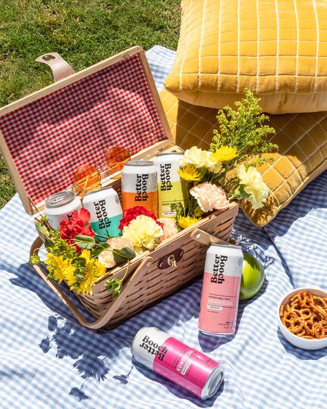 Food Picnic Photography, Summer Picnic Photography, Picnic Product Photoshoot, Summer Product Photoshoot, Picnic Product Photography, Picnic Photography Ideas, Picnic Food Photography, Summer Food Photography, Summer Product Photography