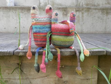 P5053317 Couch Monster, Knitting Patterns For Kids, Sock Monsters, Monster Pillows, Knitted Stuffed Animals, Patterns For Kids, Sock Monster, Kids Wraps, Pet Sweaters