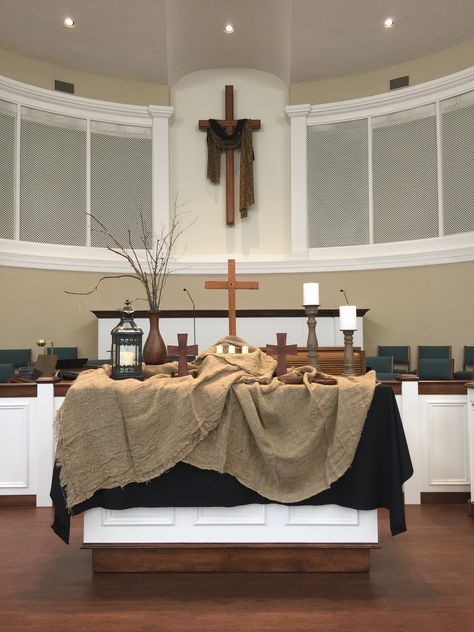 Lenten season at my church. Communion Table Decorations, Lent Decorations For Church, Church Stage Decor, Sanctuary Decor, Church Banners Designs, Alter Decor, Communion Table, Church Altar Decorations, Altar Ideas