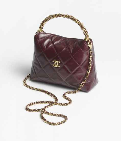 Clutches with Chain of the Fall-Winter 2024/25 Pre-Collection collection: Clutch with Chain, shiny lambskin & gold-tone metal, burgundy on the CHANEL official website. Chanel Clutch, Chanel Watch, Luxury Bags Collection, Burgundy Fashion, Chanel Collection, Fashion Chanel, Spring Bags, Chanel Official, Chanel Official Website