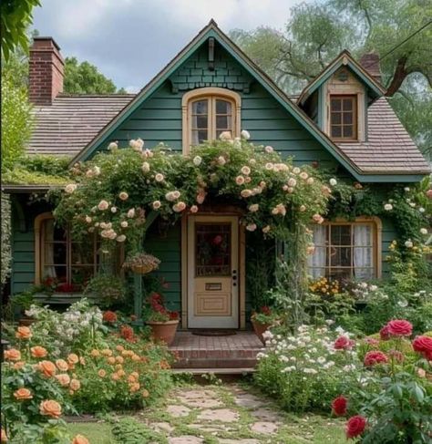 Miss Honey Cottage, Small Cozy House Exterior, Cottage Core House Exterior, Coquette Asthetic, Cozy House Exterior, Partner Goals, Bedroom Concept, Green House Exterior, Cottage Core House