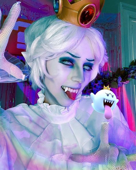 King Boo 👻 🤍Cosplay & Makeup by... - EZCosplay Costumes King Boo Makeup, Boo Costume Mario, King Boo Costume, King Boo Cosplay, Waluigi Cosplay, Mario King Boo, Boo Cosplay, Luigi Cosplay, Boo Costume