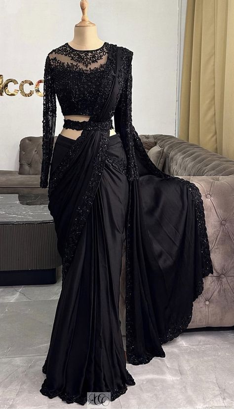 Black Saree Designs, Black Sari, Farewell Sarees, Sequence Saree, Sarees For Girls, Saree Wearing Styles, Simple Saree Designs, Saree Wearing, Fashionable Saree