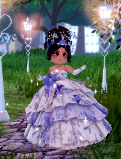 Sunset Island Outfit Inspiration! Theme: Royalty Budget: $$ (medium) Follow For More! • • • • • • • #royalehigh #royalehighoutfits #roblox #robloxroyalehigh Royal High Easter Outfit, Royal High Royalty Outfits, High End Fashion Royale High, Beauty Pagents Outfits Royal High, Freestyle Outfit Royale High, Royalty Royale High Outfit, Royale High Outfits Sunset Island, Sunset Island Royale High Outfits, Royale High Royalty Outfit